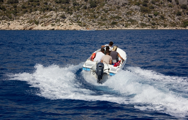 Sea boat wave recreation Photo