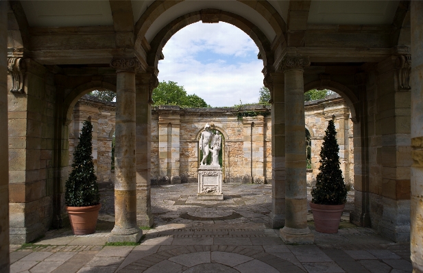 Foto Arsitektur struktur istana monumen