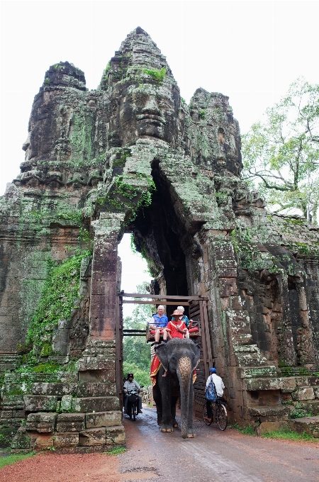 Rock turis bepergian pembentukan