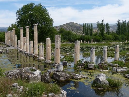 Su rock antik mezarlık Fotoğraf