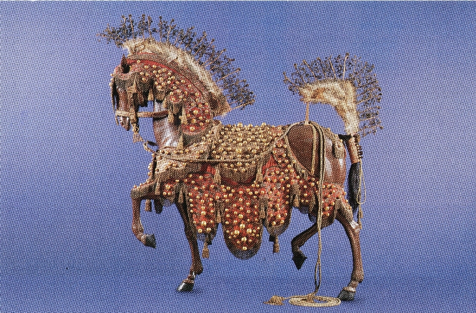 Horse sculpture war art