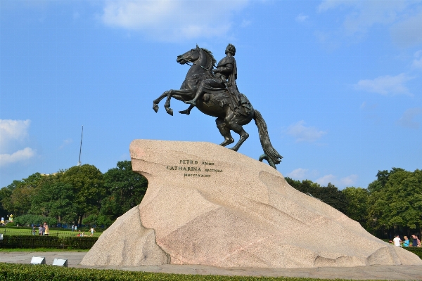 Sand monument statue extreme sport Photo