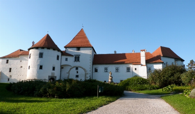 Foto Villa casa cidade prédio