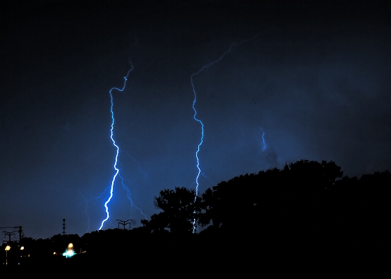 自然 アウトドア 夜 雨 写真