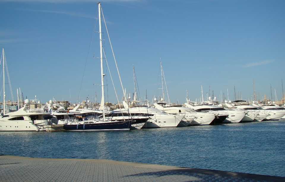 Sea water dock boat