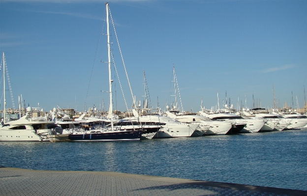 Sea water dock boat Photo