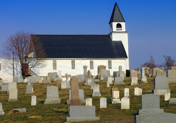 Building rural spring church Photo