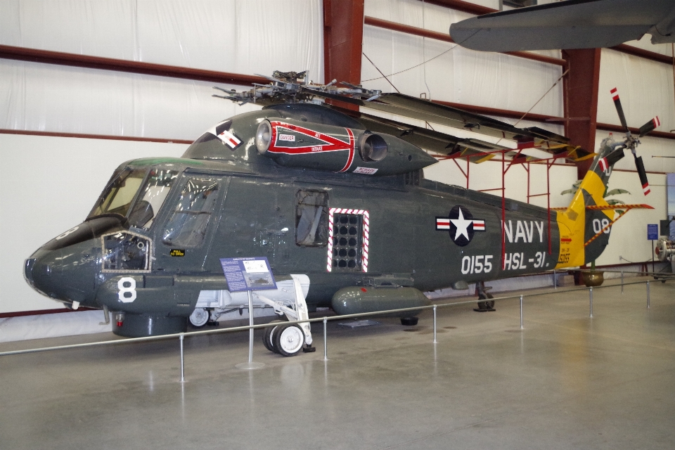 Avion véhicule musée aviation