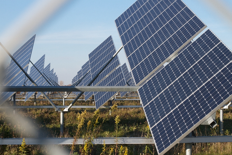 Technologia drapacz chmur energia panel słoneczny
