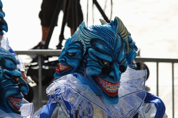 Foto Karnaval halloween hari libur biru