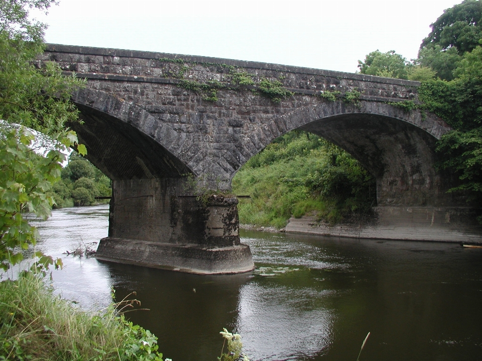 Pont rivière canal
 réservoir