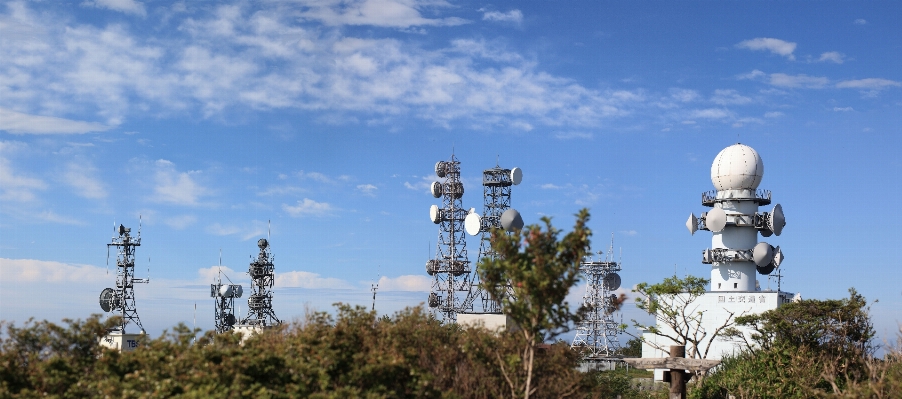 Foto Awan langit antena tinggi