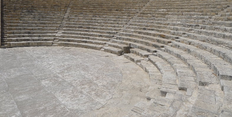 Foto Piso guijarro
 muro pasarela