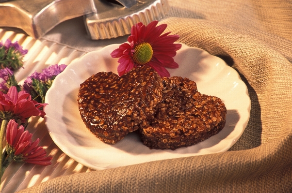 テーブル 皿 食事 食べ物 写真