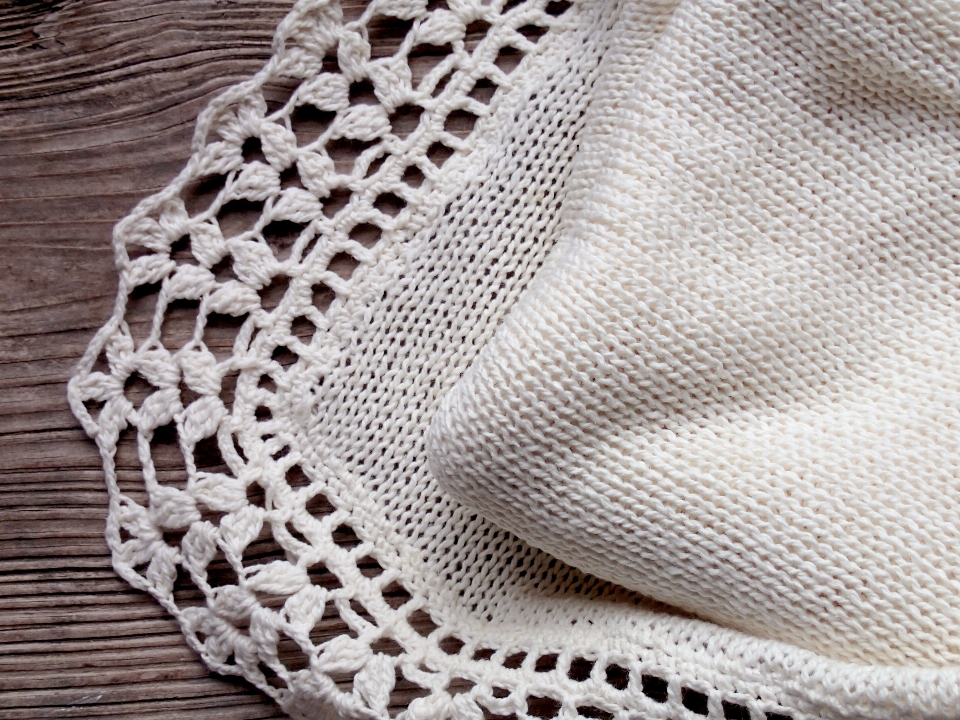 White rustic pattern knit