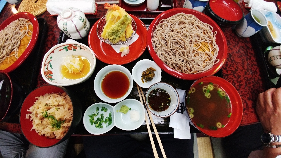 盘子 一顿饭 食物 烹饪