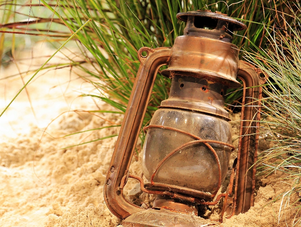 Plage sable lumière usine