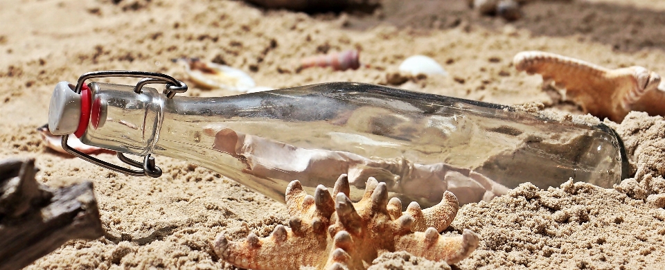 Plage sable poste
 nourriture