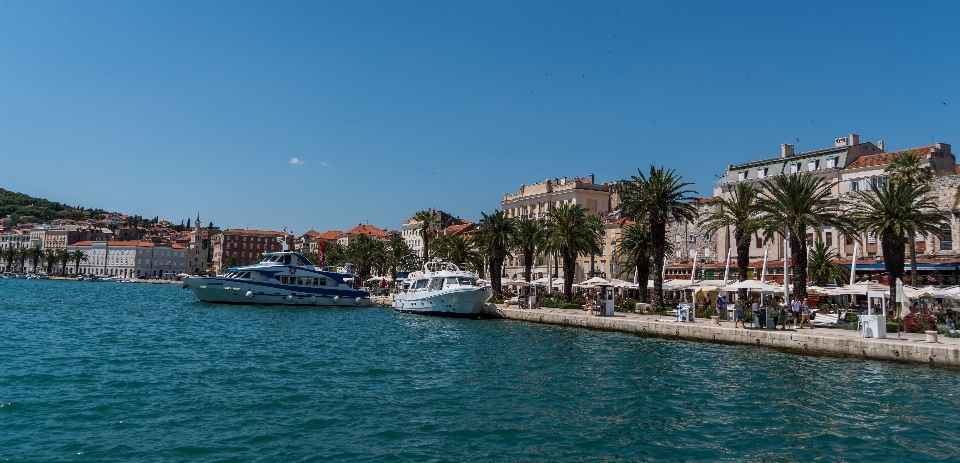 Paesaggio mare costa dock