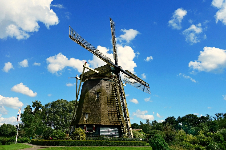 Moulin à vent bâtiment machine