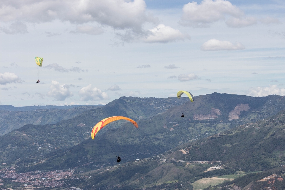 Aventura cidade voo esporte radical
