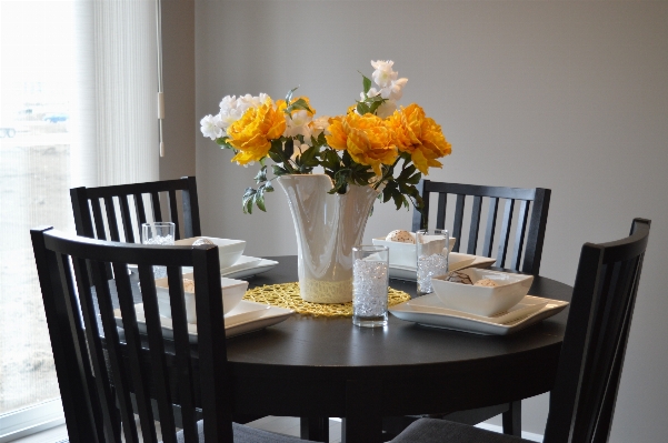 Table house flower seating Photo