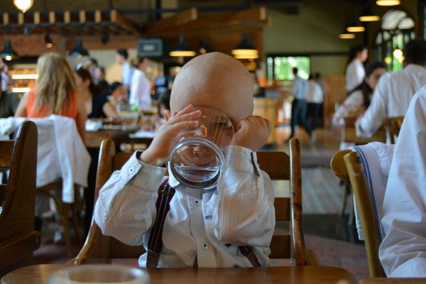 Foto Agua cafetería chica chico