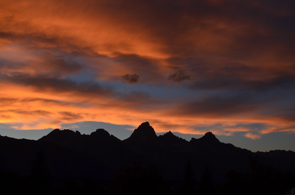 Landscape horizon mountain cloud