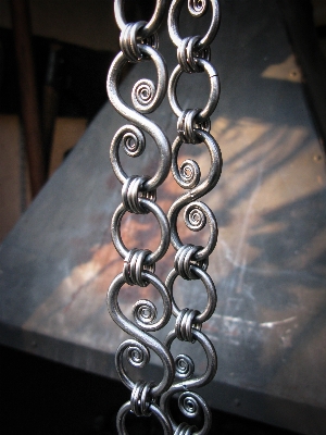 Foto Espiral cadena metal negro