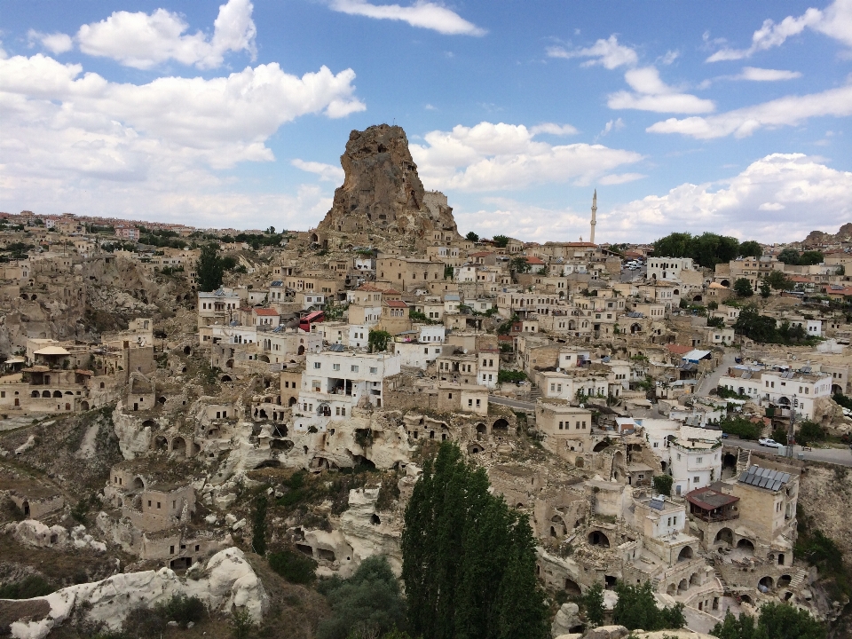 Città punto di riferimento rovine calanchi
