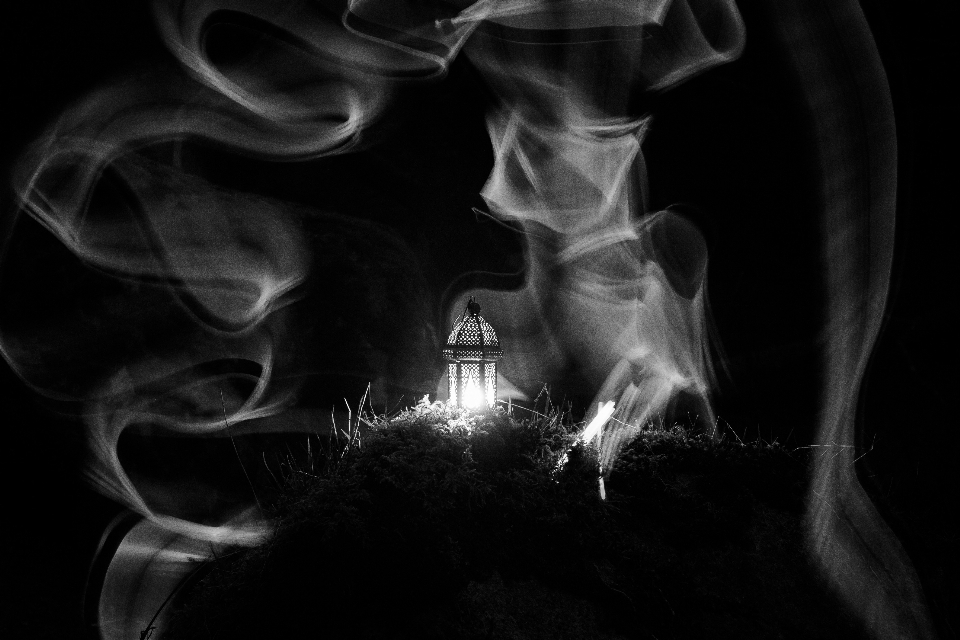 Luz en blanco y negro
 noche fumar