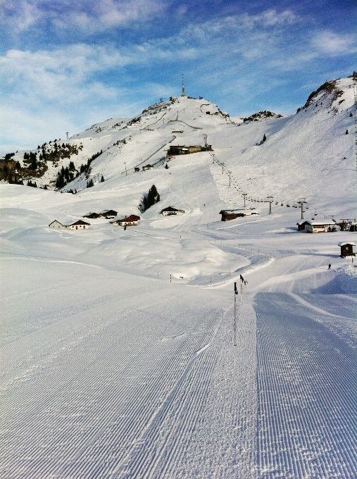 Paisaje montaña nieve invierno