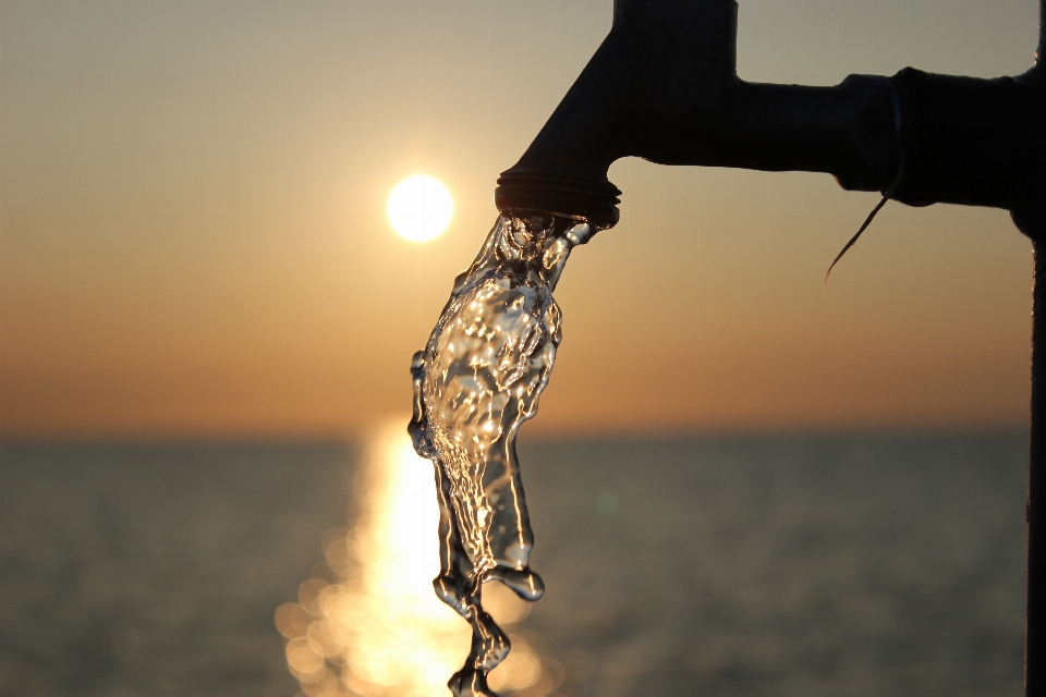 Hand meer wasser licht