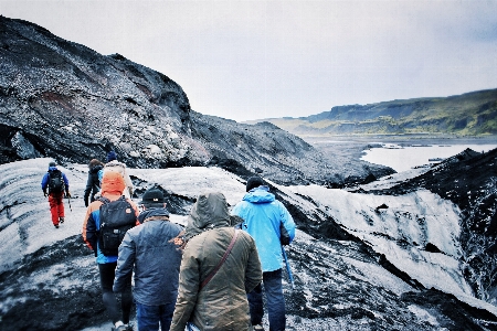 Foto Alam sedang berjalan gunung salju