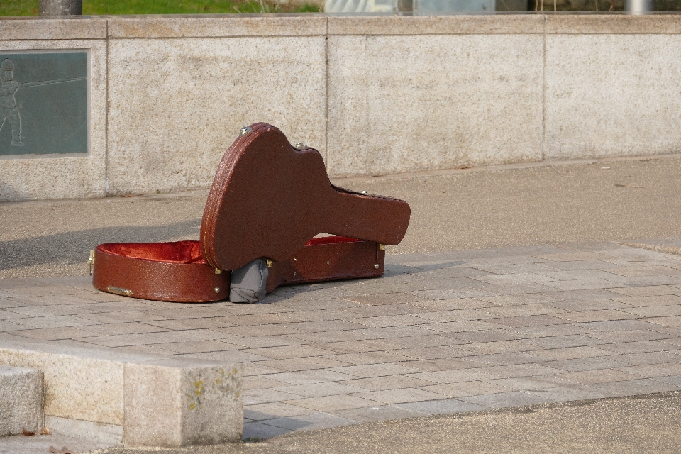 Musica legna chitarra rosso