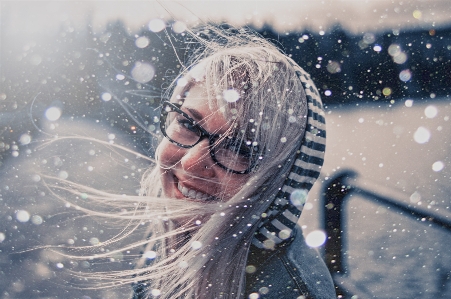 水 雪 冬 女の子 写真