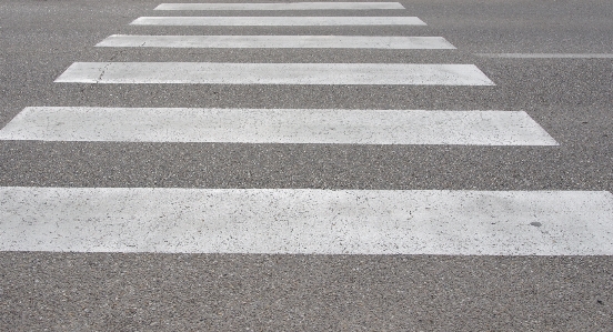 Foto Strada marciapiede
 pavimento asfalto
