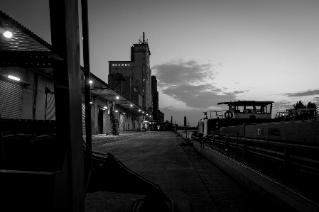 Light black and white road Photo