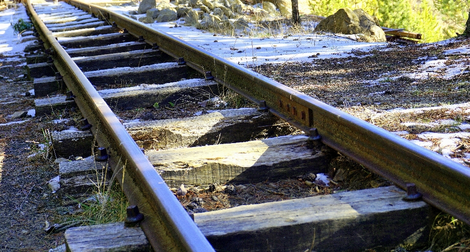 Agua pista ferrocarril puente