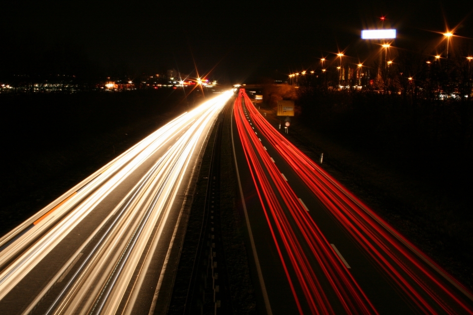 Silhueta luz céu estrada