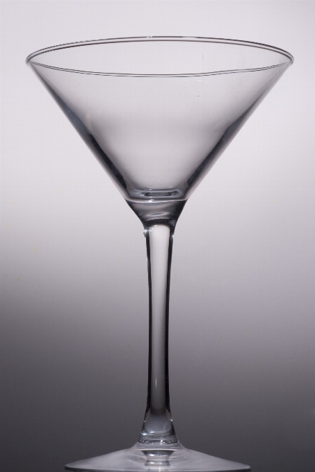 Kaca minum koktail martini