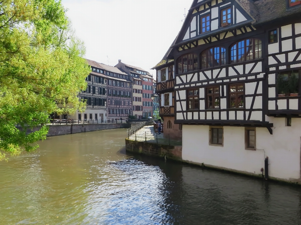 Eau bateau loger rivière