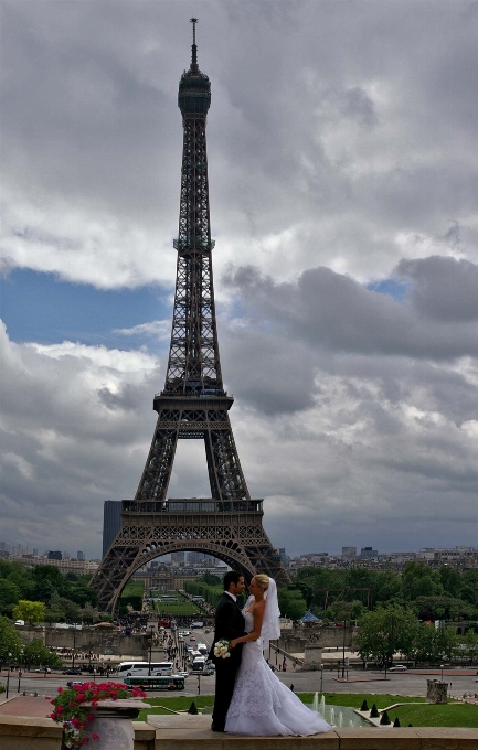 Torre eiffel paris monumento estátua