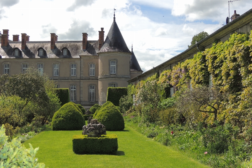 Manoir
 bâtiment château
 château