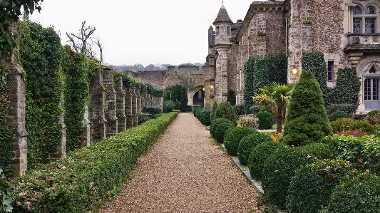 Photo Château
 village france jardin