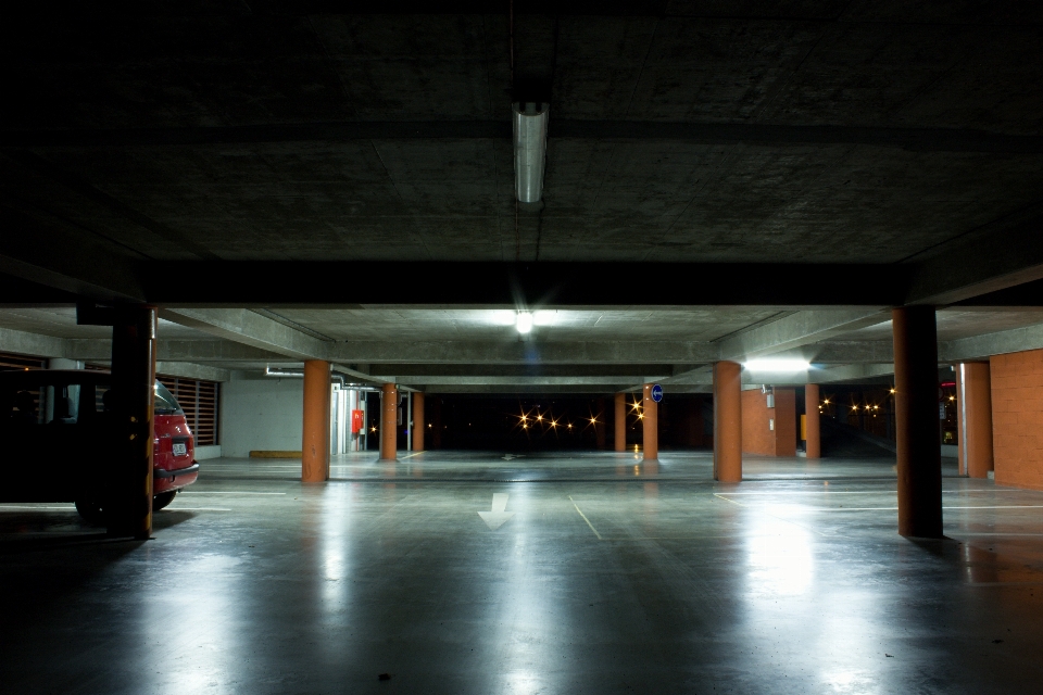 Leggero notte auditorium
 parcheggio