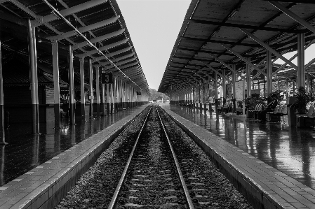 Photo Noir et blanc
 piste transport doubler