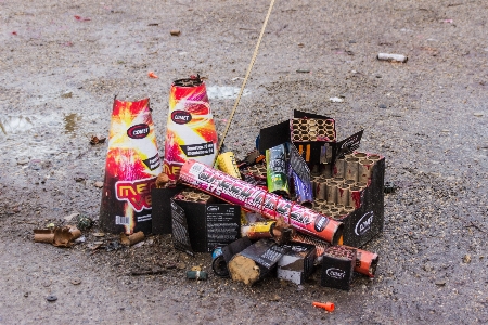 Vehicle cat toy pyrotechnics Photo