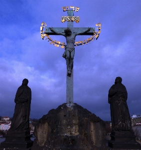 Monument statue tower symbol Photo