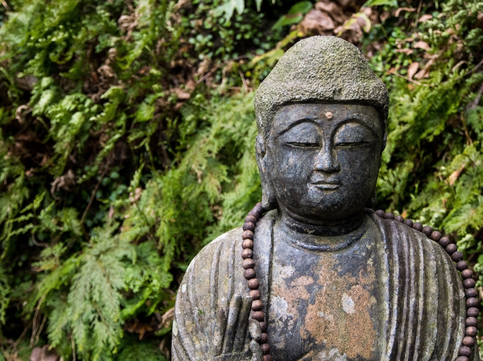 Monumento estátua budismo japão